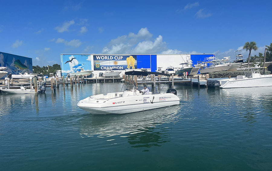 An image of Boat #31 - 23' HURRICANE DECK from Anchors Away Boat Rentals